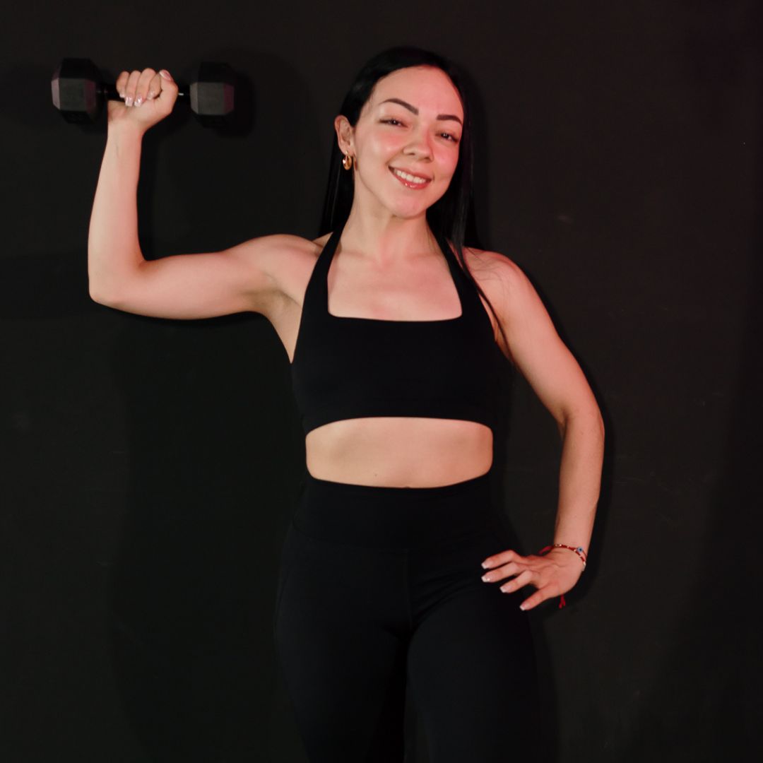 Coach Aka lista para impartir una clase de entrenamiento funcional Power Beat en MOVE Xalapa.